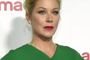 EVERYTHING COOL CHRISTINA APPLEGATE WAS BORN TODAY